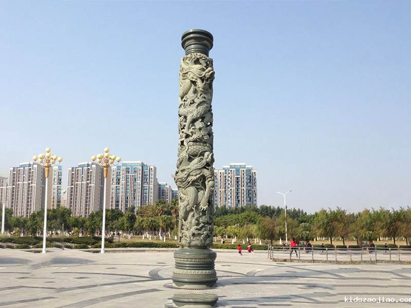 大理石石雕盘龙柱