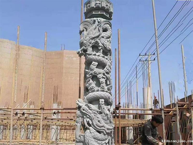 青石石雕龙柱价格